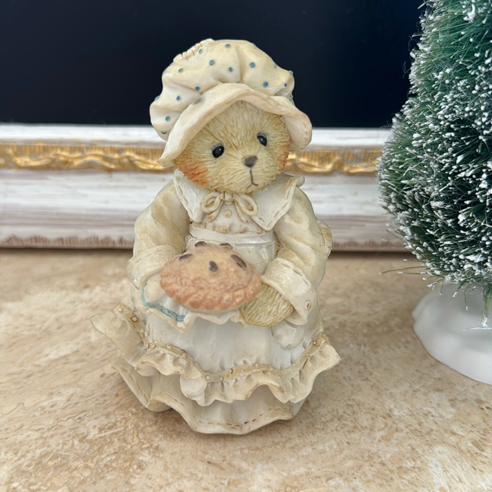 Priscilla Hillman Patience Happiness is Homemade Limited Edition Bear Figure